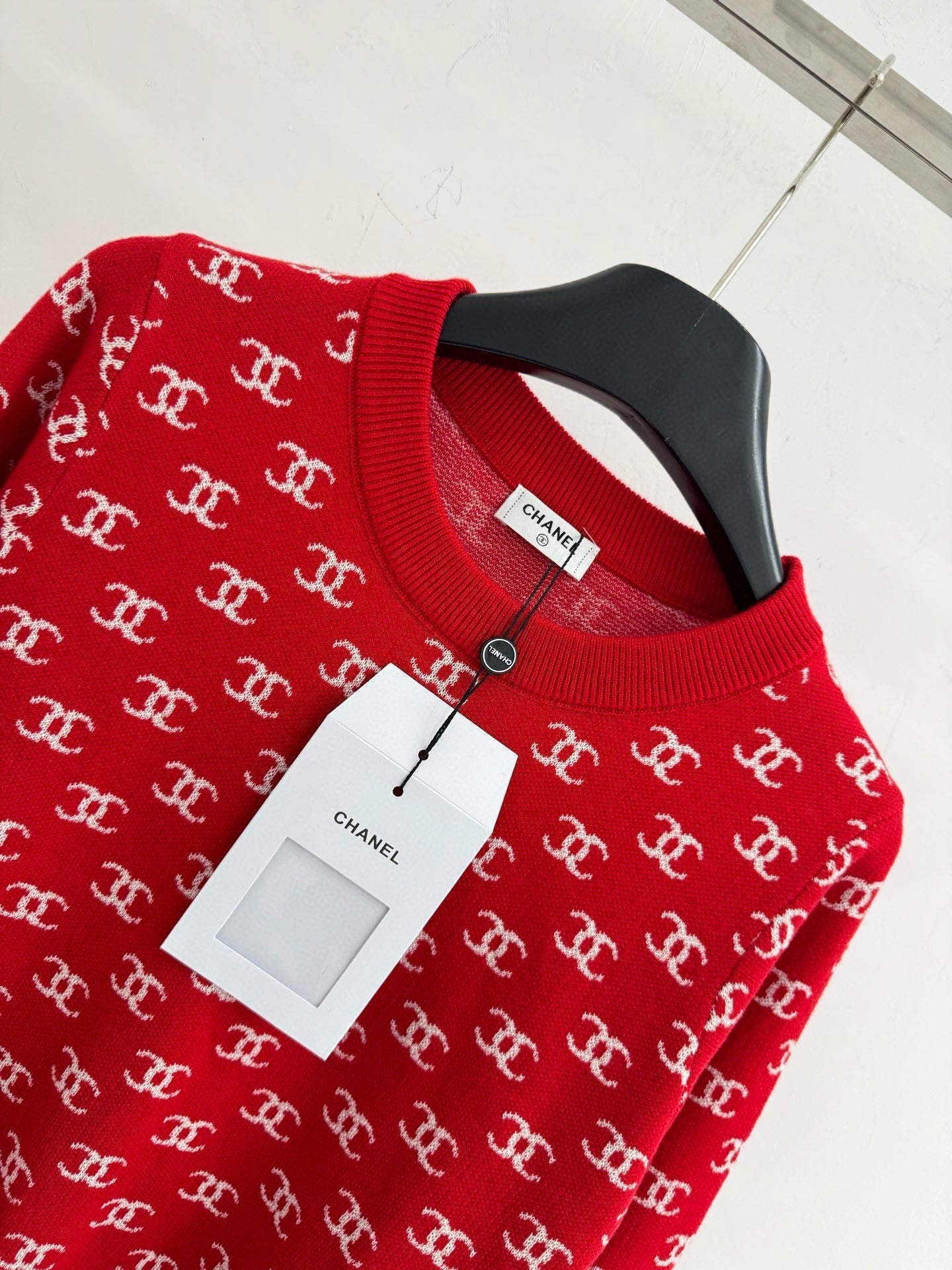 CHANEL 26S CREW NECK SWEATER 740