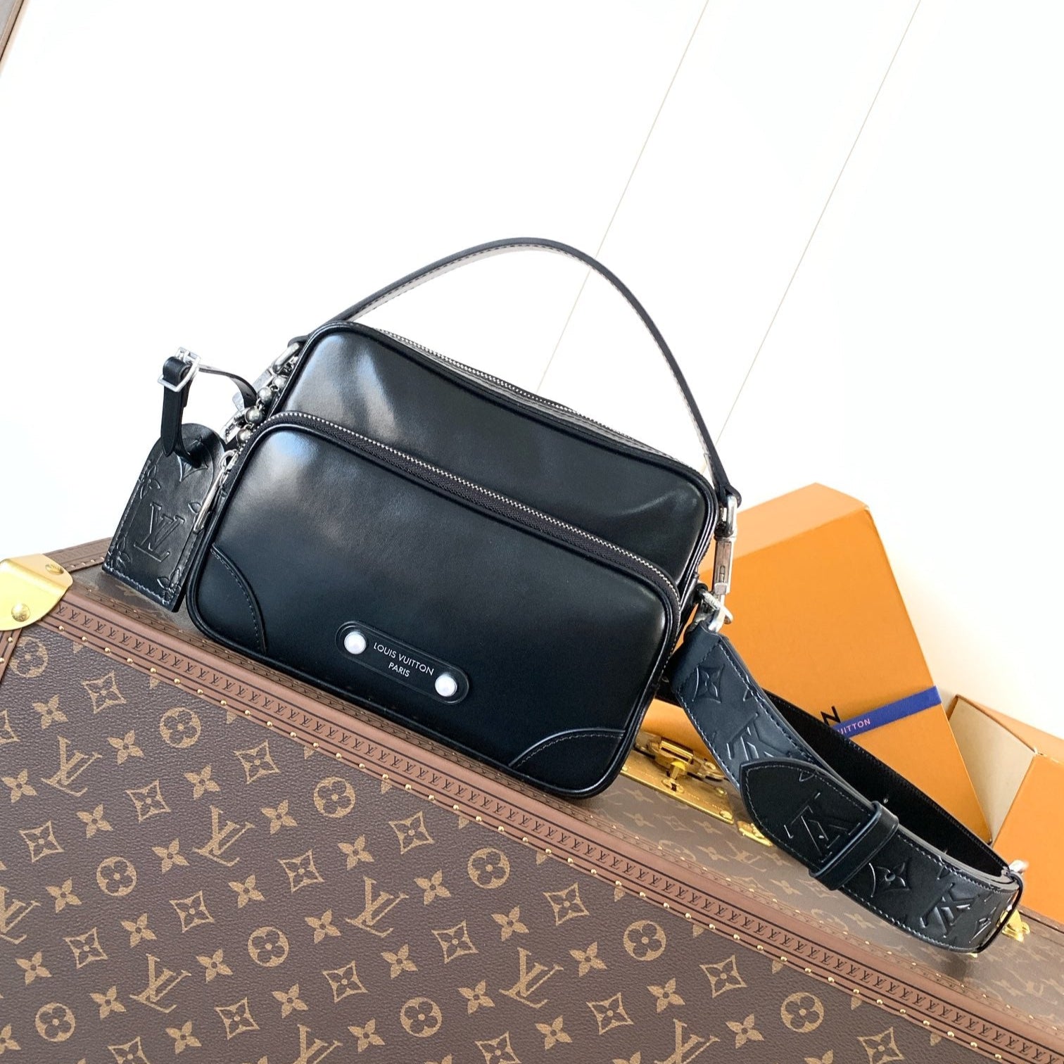 LV 25S NIL BAG 25 IN BLACK CALFSKIN SILVER HARDWARE