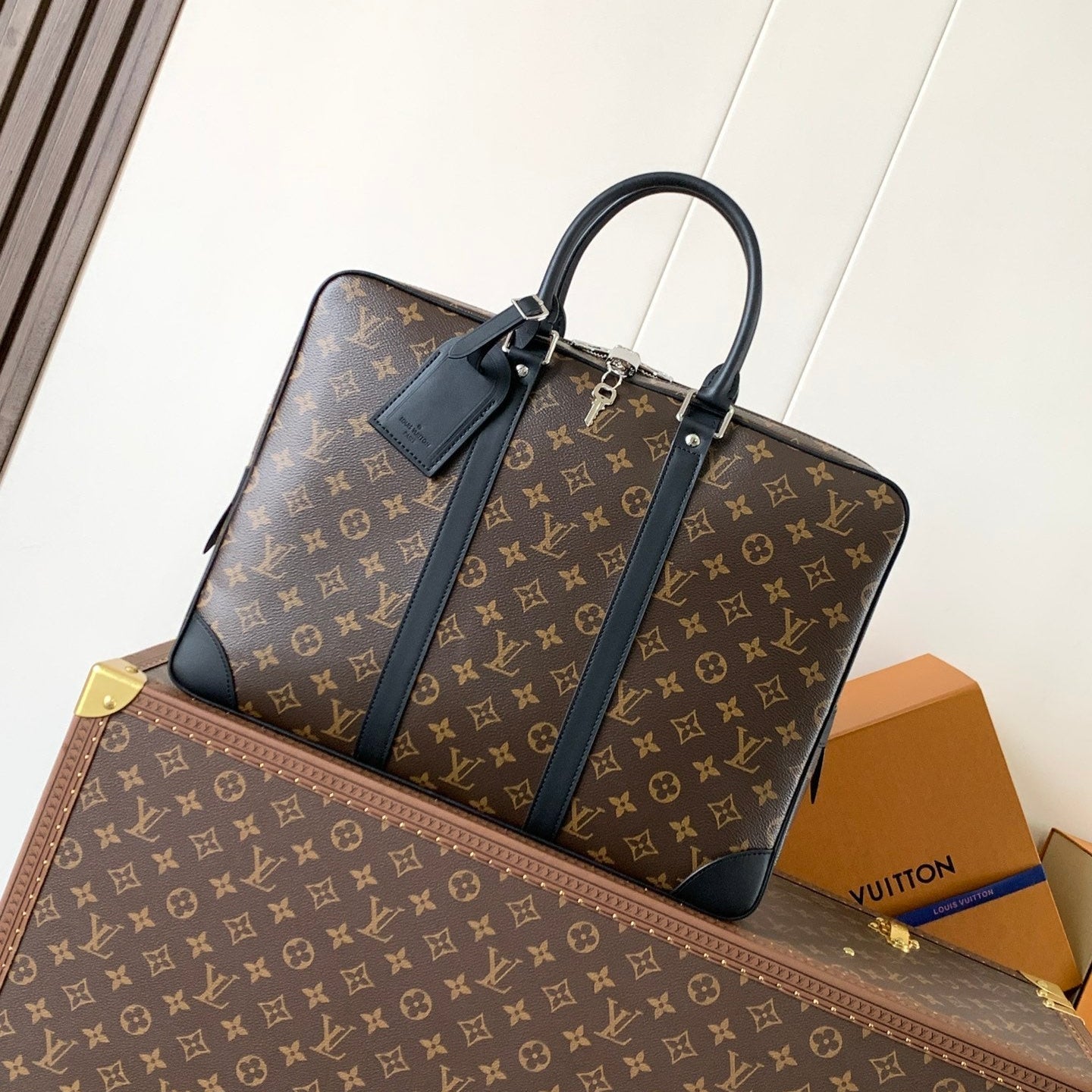 LV 25S PORTE- DOCUMENTS VOYAGE 41 IN BROWN AND BLACK EMBOSSED DAMIER INFINI CALFSKIN