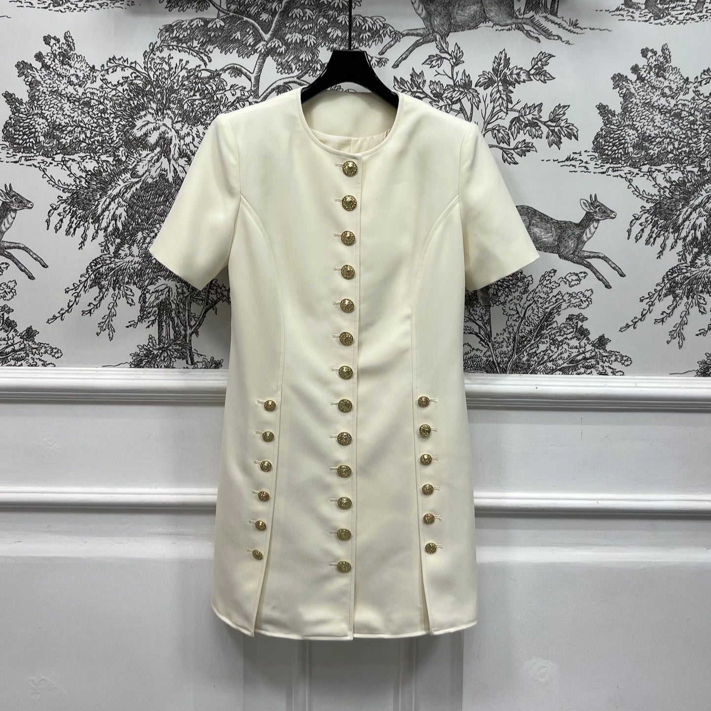LV 25S ROUND NECK DRESS WITH METAL BUTTONS 262924