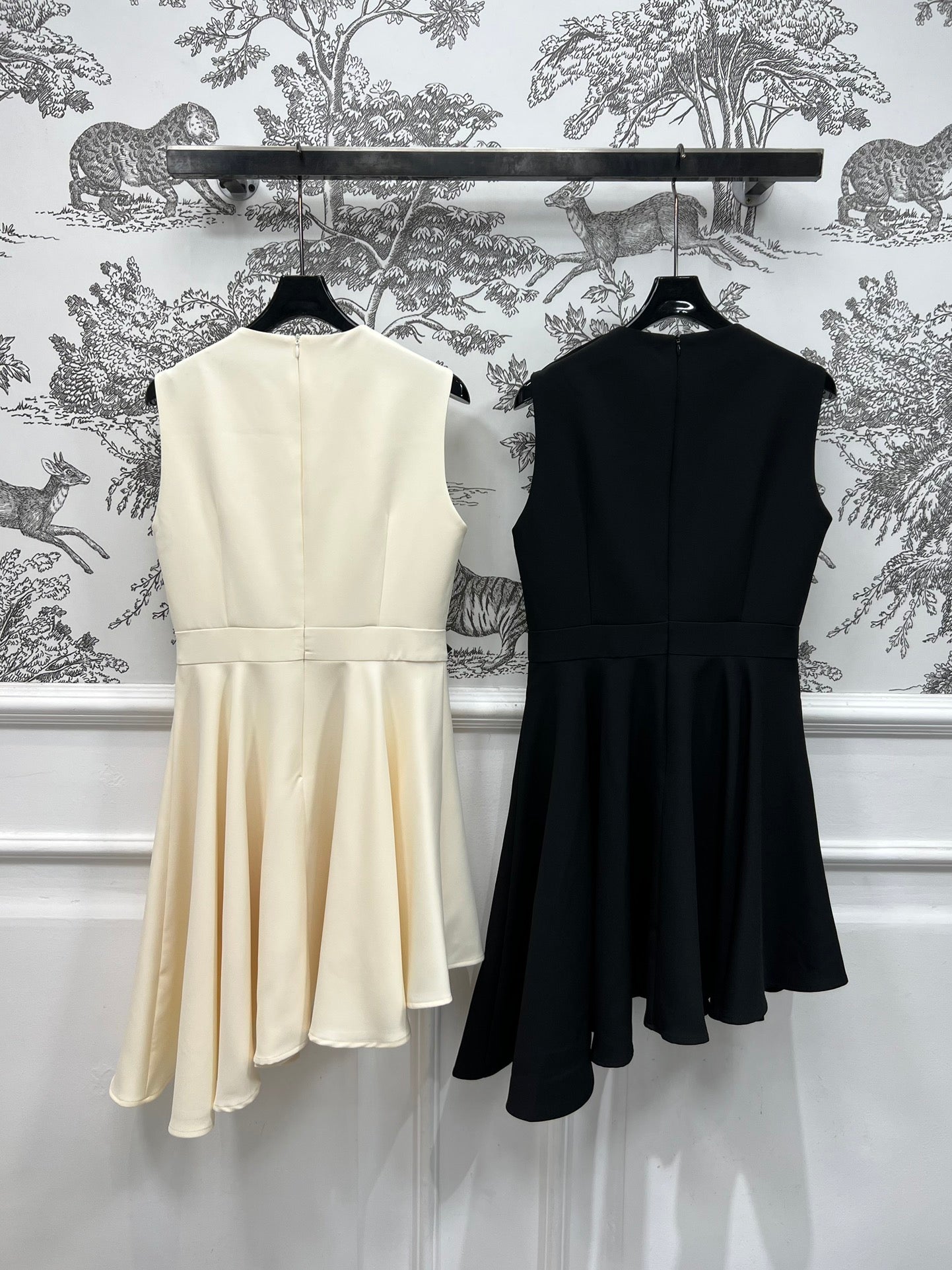 LV ASYMMETRICAL ELEGANT DRESS 268380