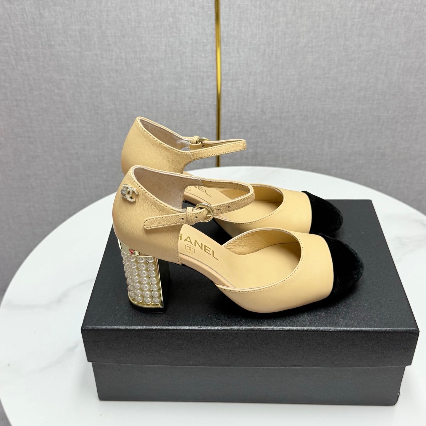 CC MARY JANE HEELS 25S IN BEIGE LAMBSKIN AND SUEDE WITH PEARL HEEL STYLE 3