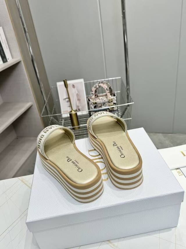 CD DWAY PLATFORM SLIDE IN SAGE GREEN AND WHITE COTTON STRIPED SOLE