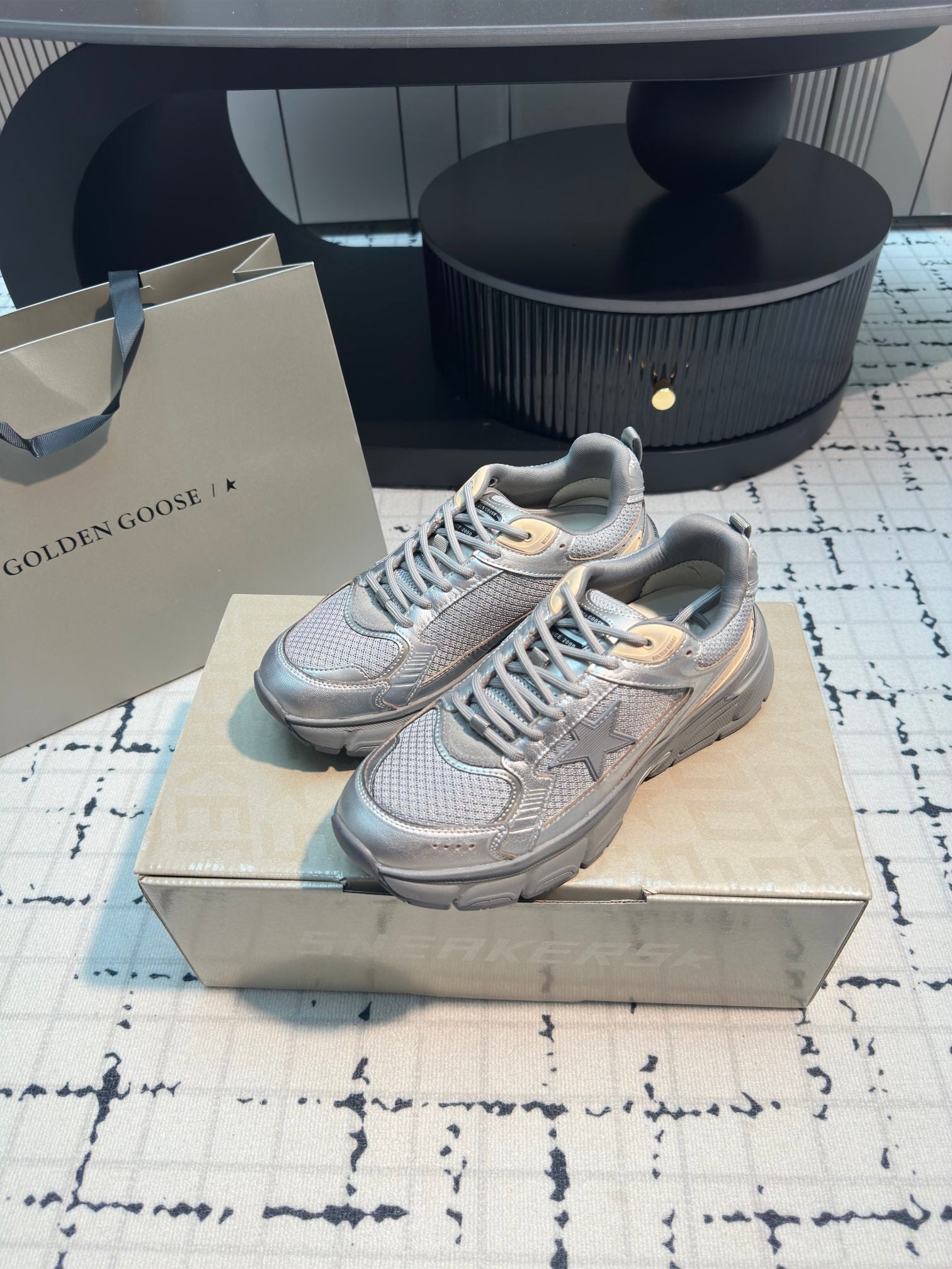 LIGHTSTAR WITH GREY CALFSKIN AND MESH UPPER AND GREY STAR