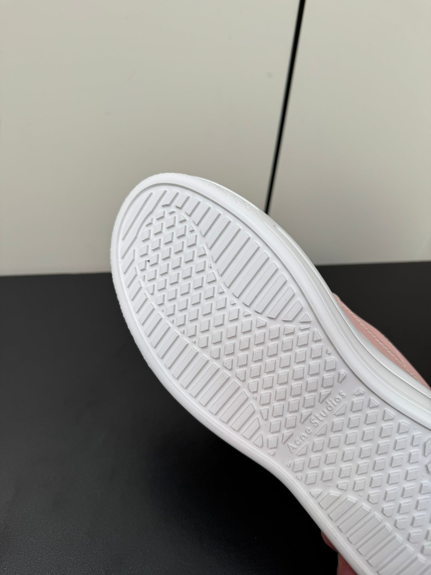 ACNE STUDIO SNEAKER IN SALMON PINK LAMBSKIN