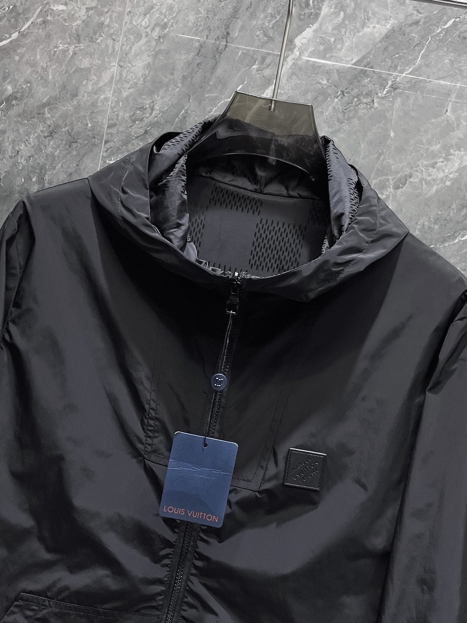 LV BLACK DAMIER JACKET 239564