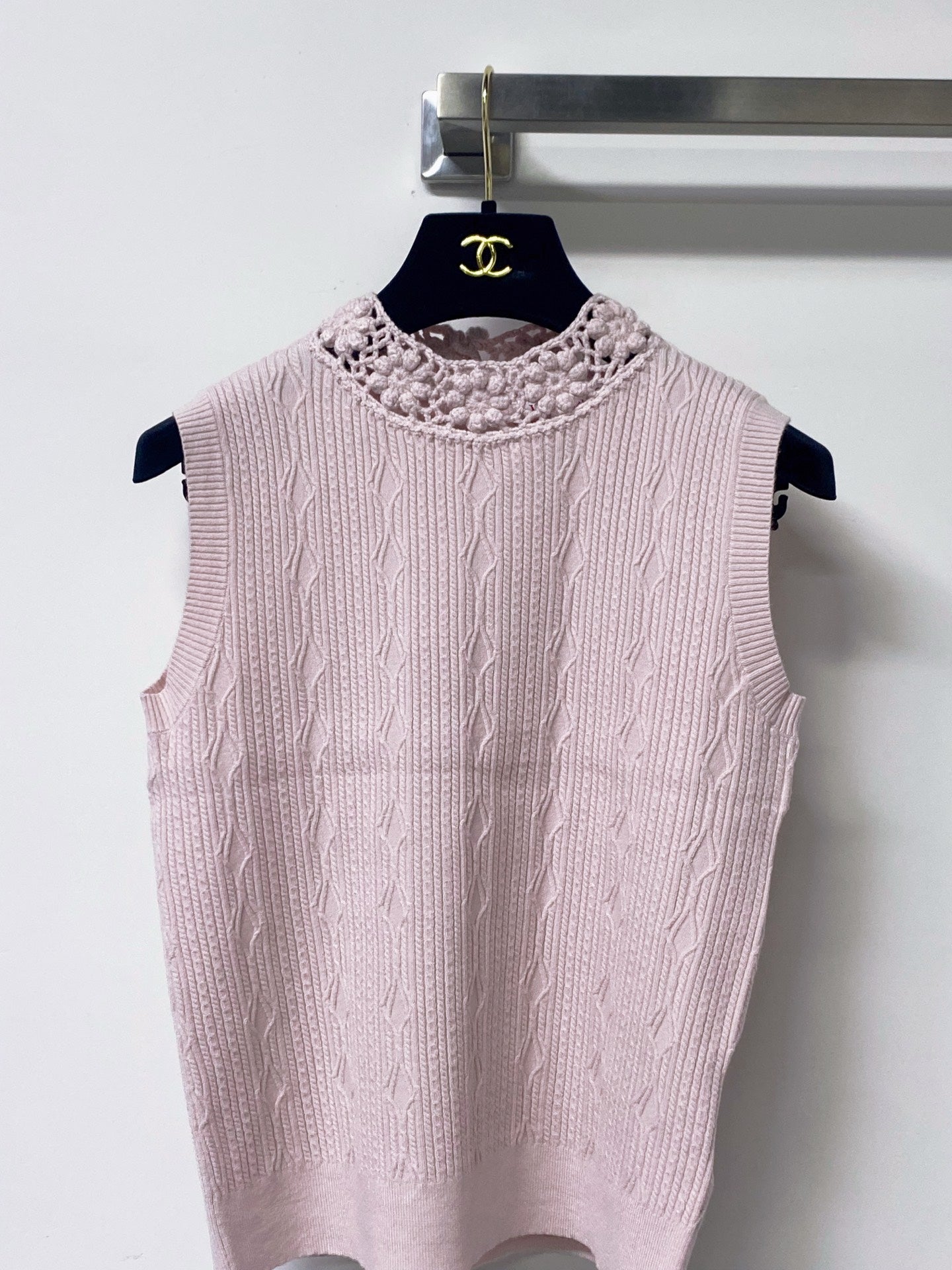 VALENTINO 26S SLEEVELESS CABLE-KNIT TOP 455