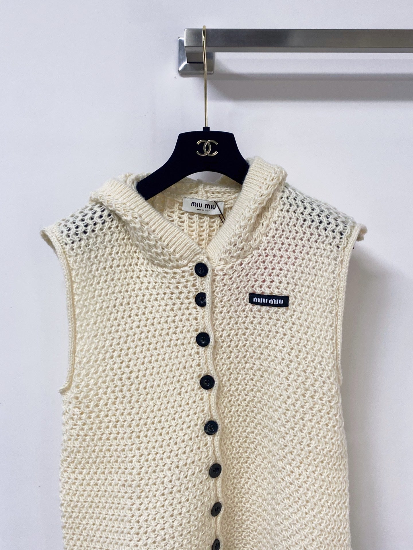 MIUMIU 26S HOODED OPEN-MESH KNIT VEST 1580