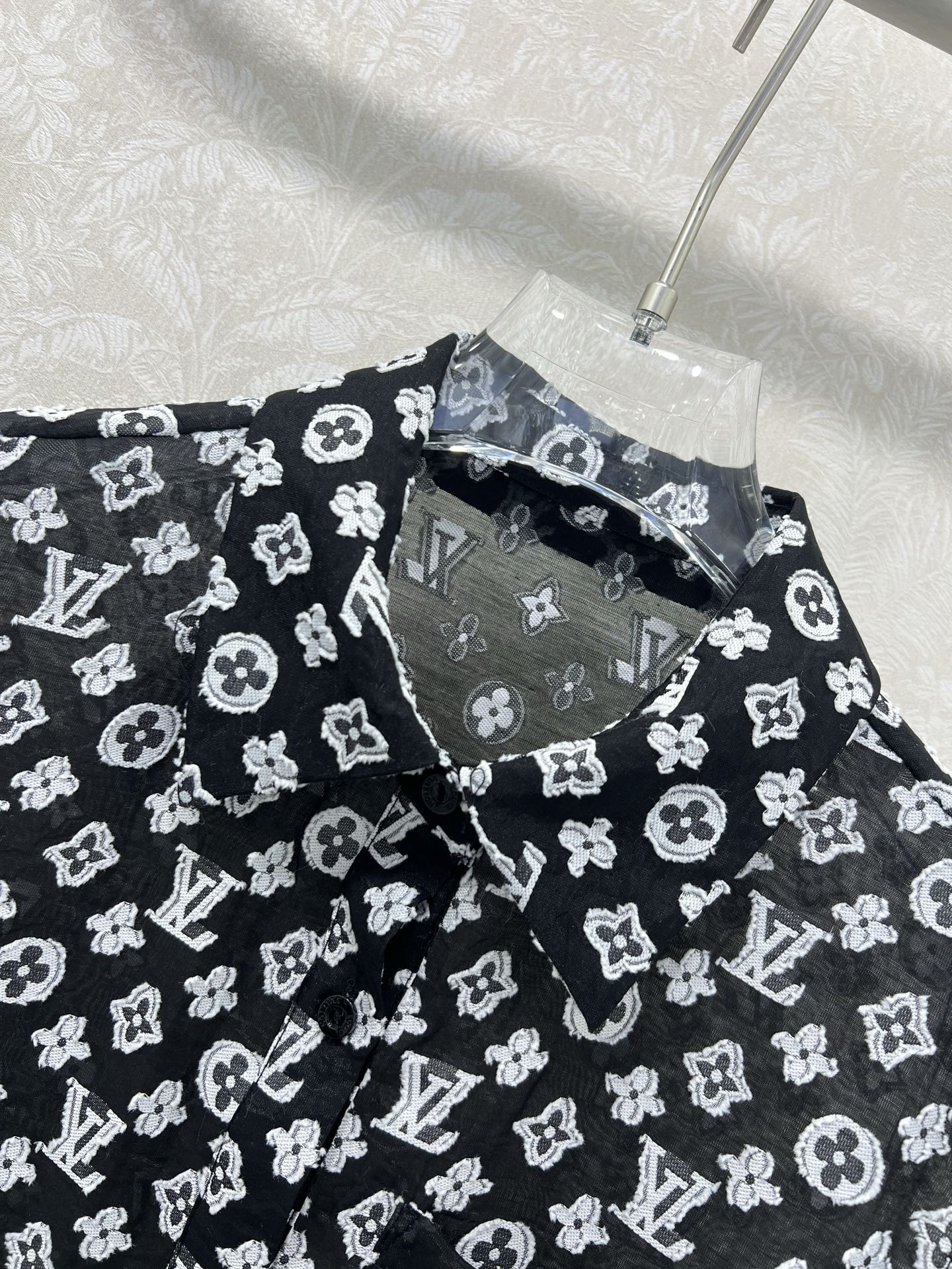 LV SLEEVELESS TOP WITH SCALLOPED LACE HEM 263195