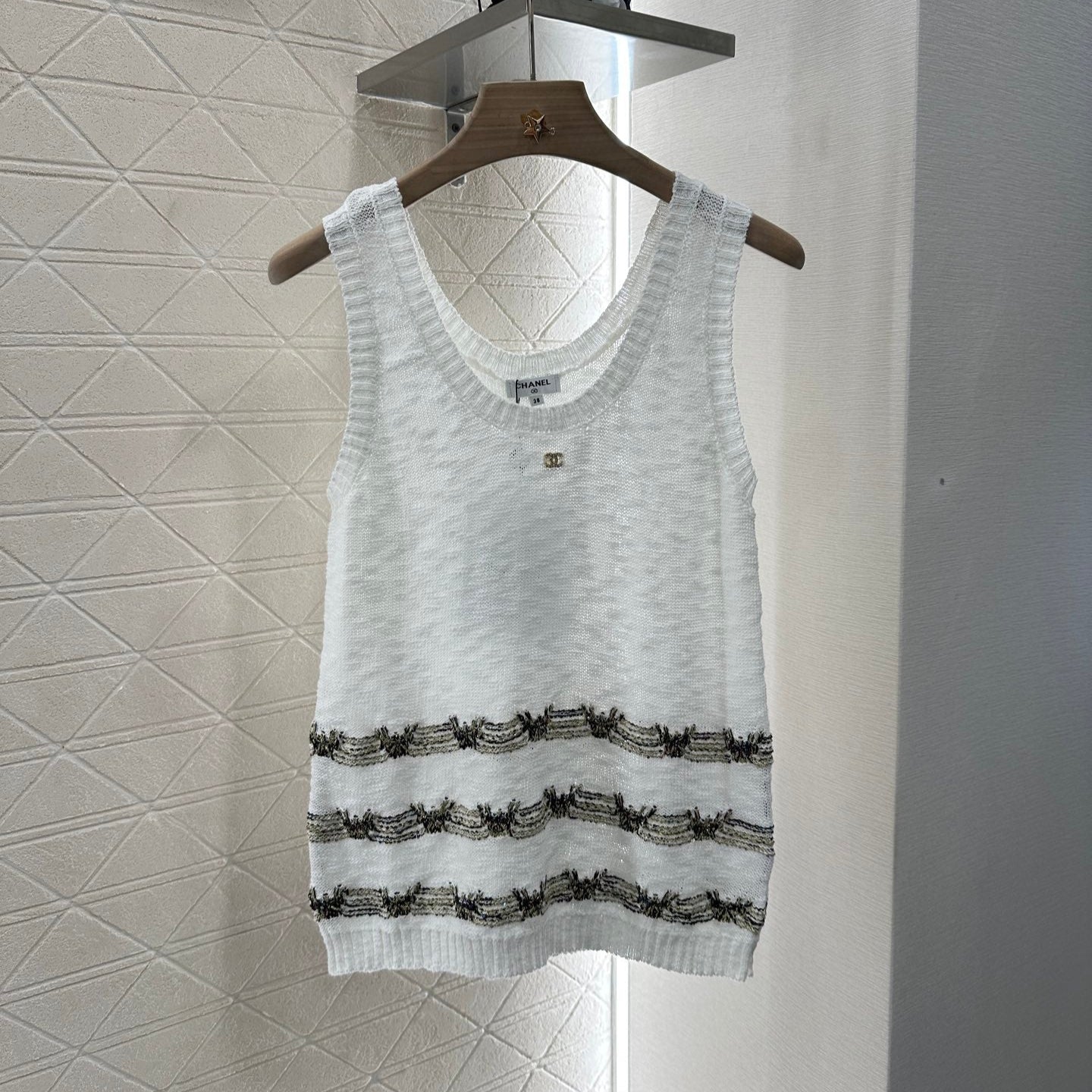 CHANEL SLEEVELESS TOP 272292