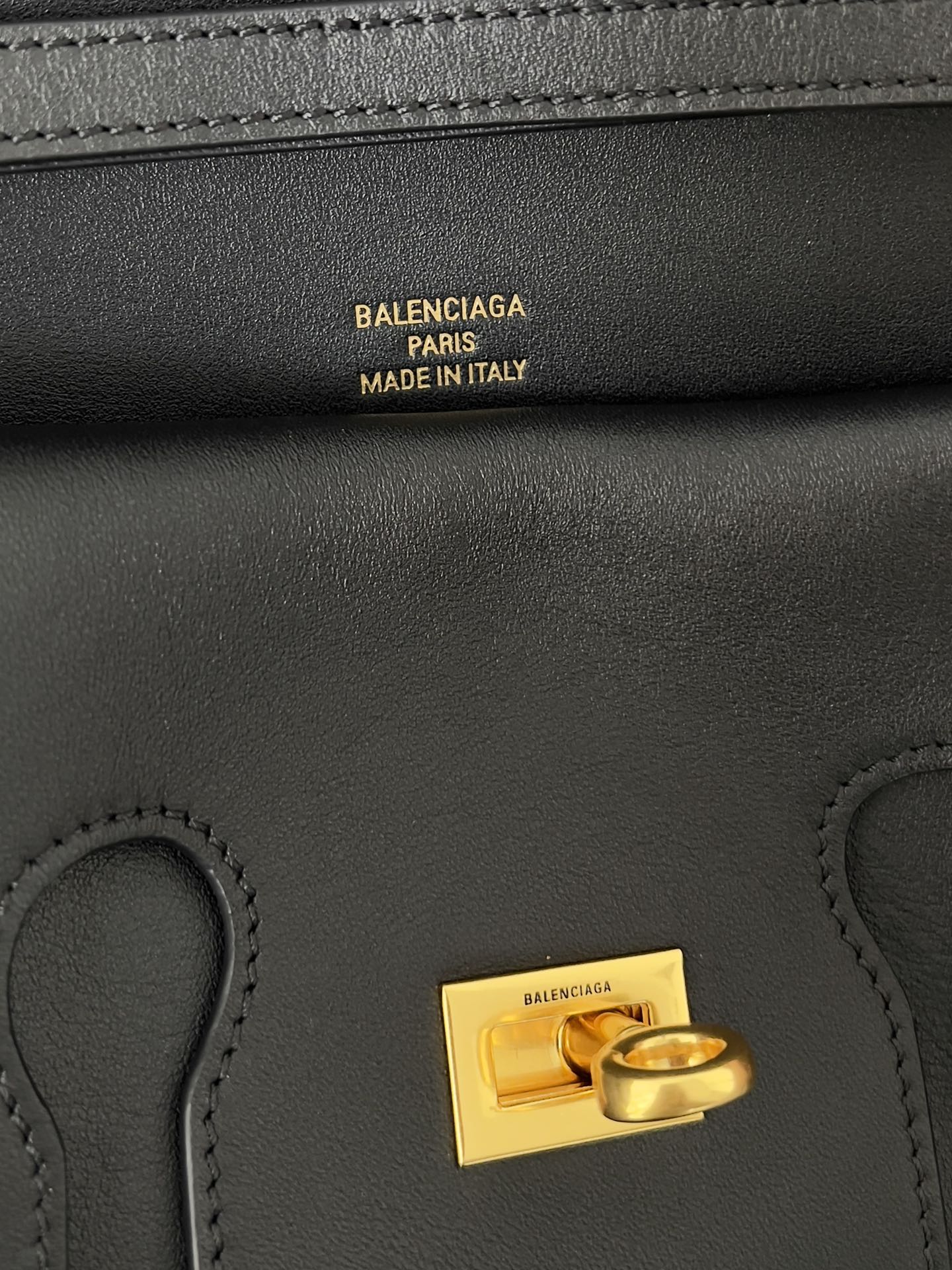 BEL AIR CLUTCH 27 IN BLACK NAPPA LAMBSKIN GOLD HARDWARE