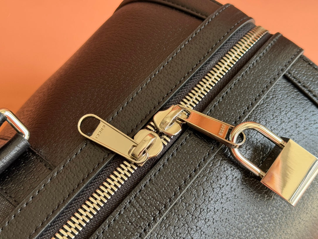 JUMBO MEDIUM DUFFLE 44 IN EXTRA DARK GREEN GG CALFSKIN