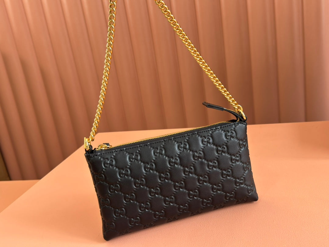 RUBBER EFFECT SMALL WALLET ON CHAIN 22.5 IN BLACK CALFSKIN