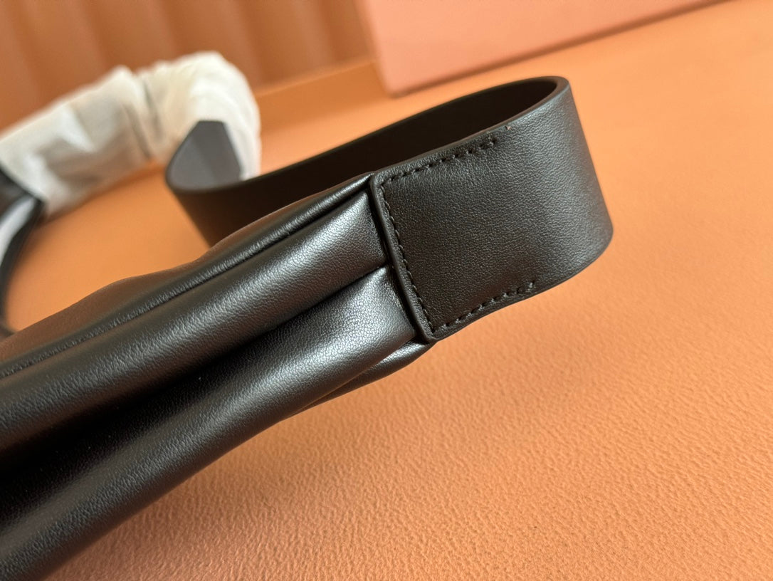 LARGE HOBO TOTE BAG 60 IN BLACK CALFSKIN