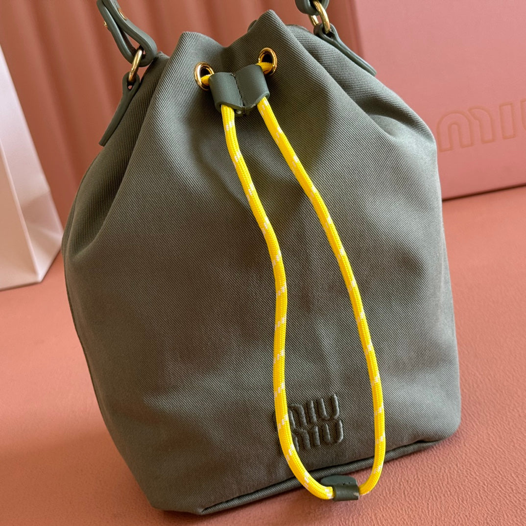 GABADINE POUCH 22.5 IN OLIVE GREEN CANVAS YELLOW DRAWSTRING
