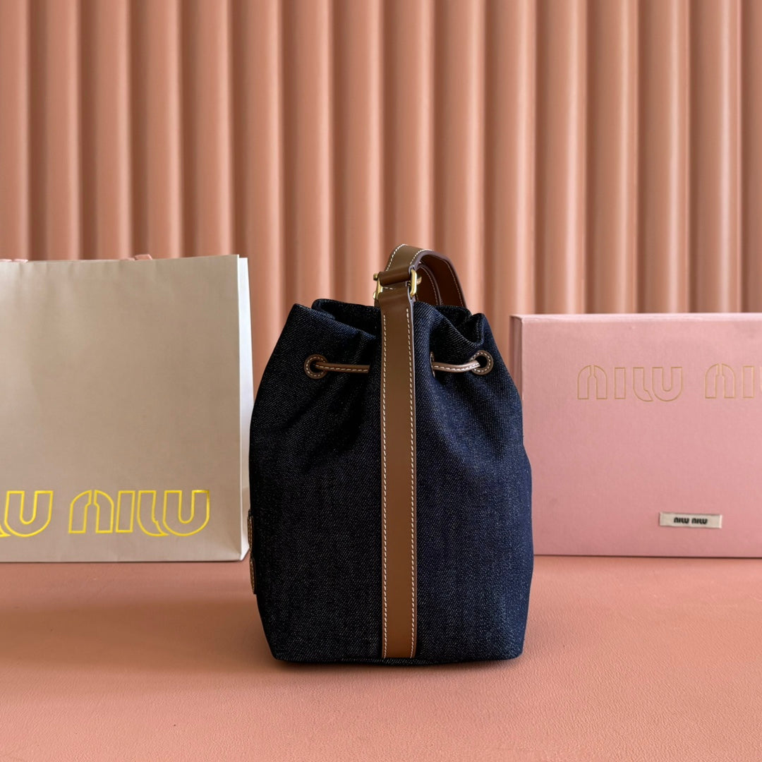 BUCKET BAG 22 DENIM BLUE AND BRANDY IN CANVAS