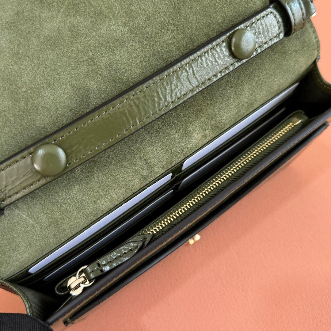 GUCCI 25S DIONYSUS WALLET ON CHAIN 20 IN GREEN GLOSSY CALFSKIN