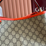 GUCCI 25S EMBLEM BAG 25 IN BEIGE AND BLACK CALFSKIN