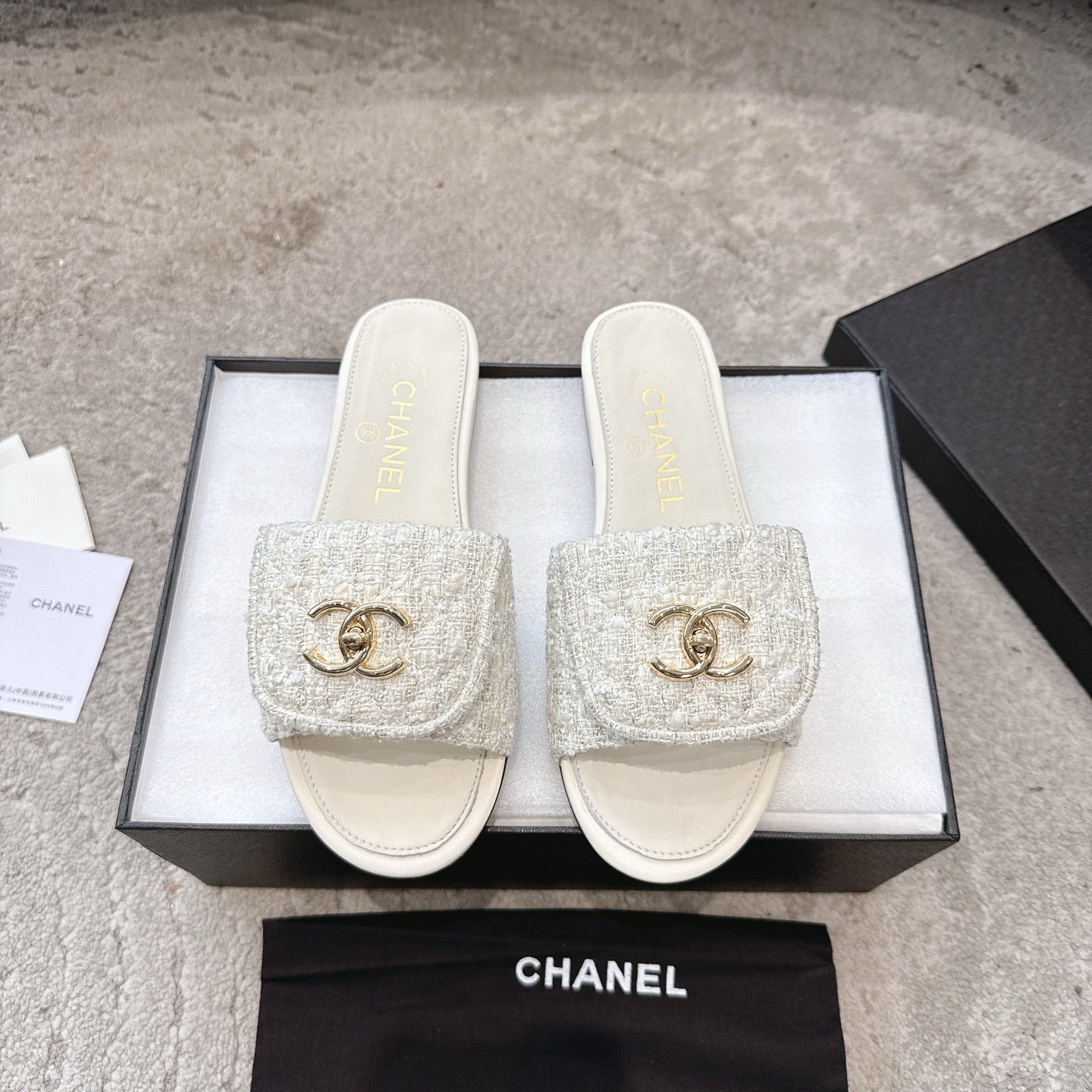 PLATFORM SLIPPERS LOGO IN WHITE TWEED AND LAMBSKIN
