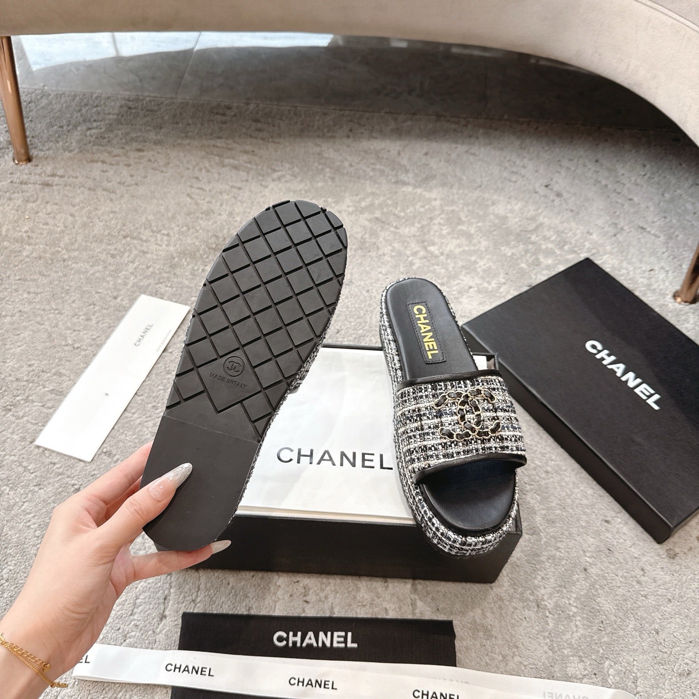 PLASTFORM HEELS IN BLACK TWEED AND CALFSKIN