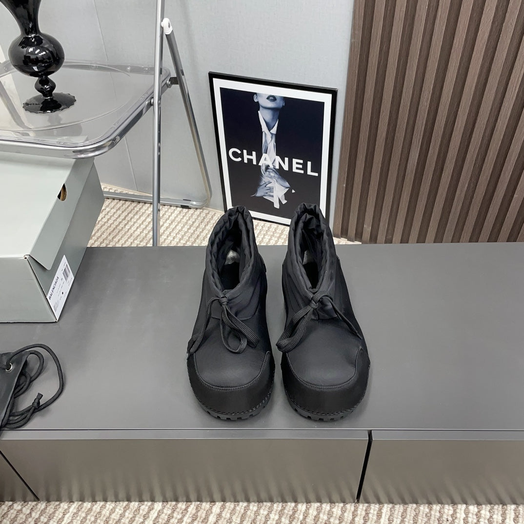BALENCIAGA 25S ALASKA ANKLE BOOTS HIGH HEEL IN BLACK FABRIC