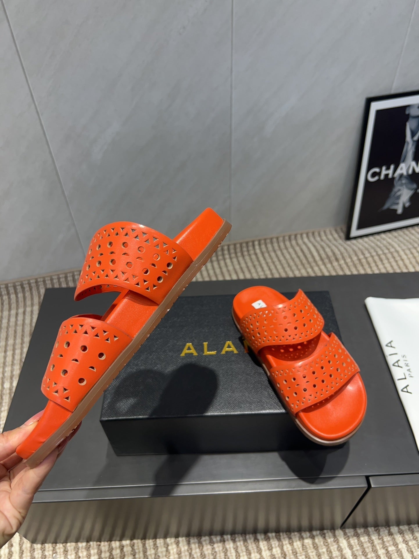 ALAIA CHUNKY TWO-STRAP SLIDES 25S IN ORANGE CALFSKIN