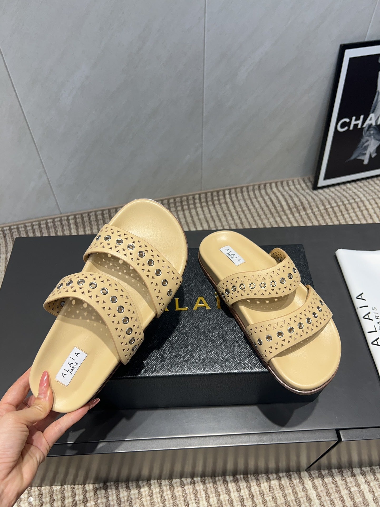 ALAIA DOUBLE-STRAP SANDALS 25S IN BEIGE CALFSKIN