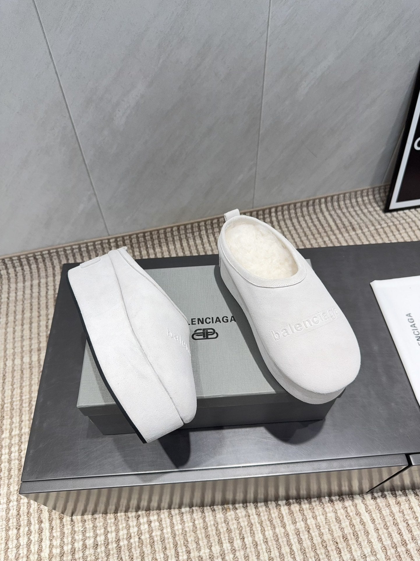 BALENCIAGA 25S AURALEE SLIP-ON 50 MM IN WHITE SUEDE STYLE 3