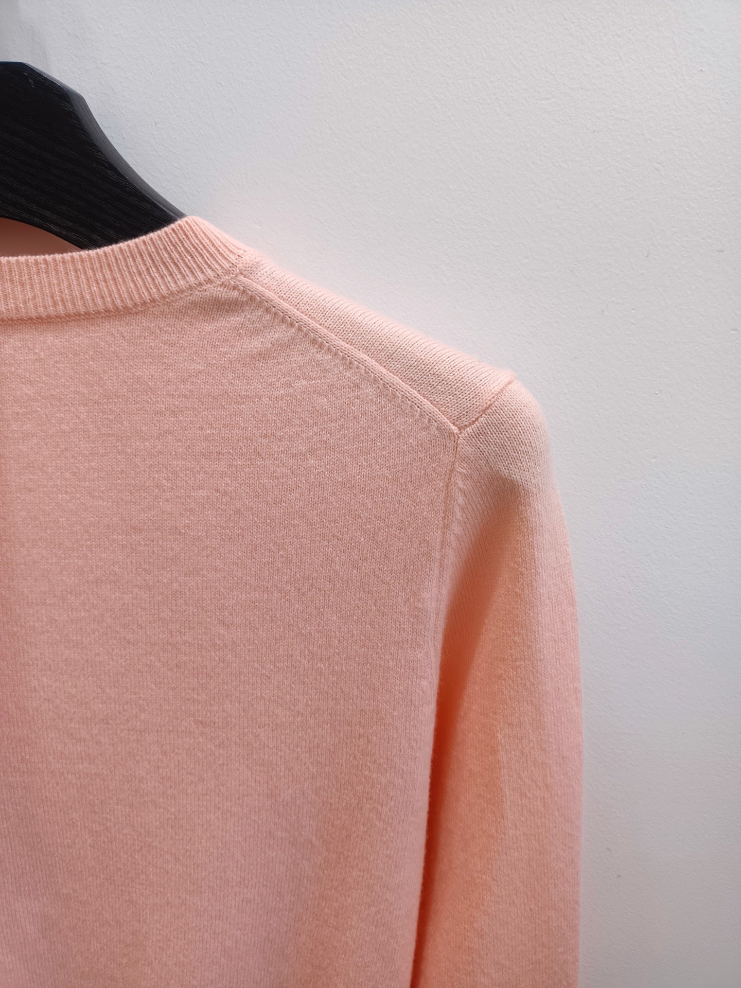 MIUMIU 26S V-NECK KNIT SWEATER 1570