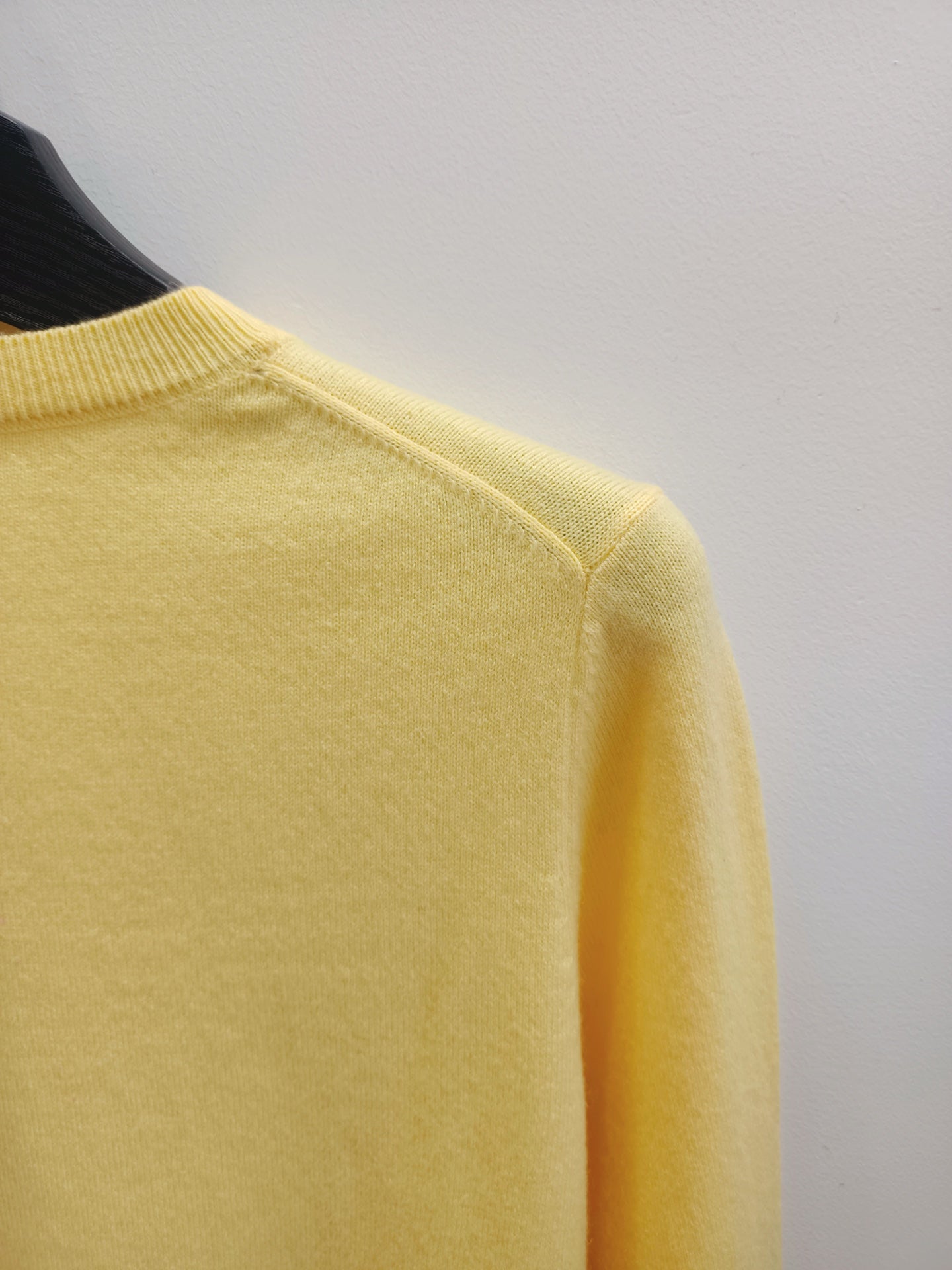 MIUMIU 26S V-NECK KNIT SWEATER 1569