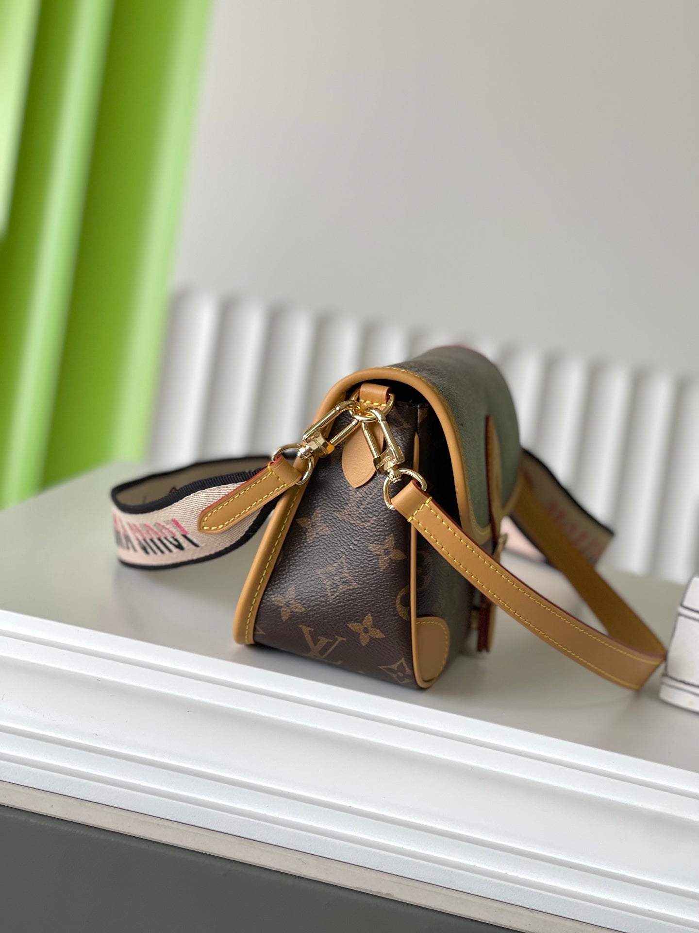 DIANE 25 IN BROWN MONOGRAM CANVAS TANNED COWHIDE