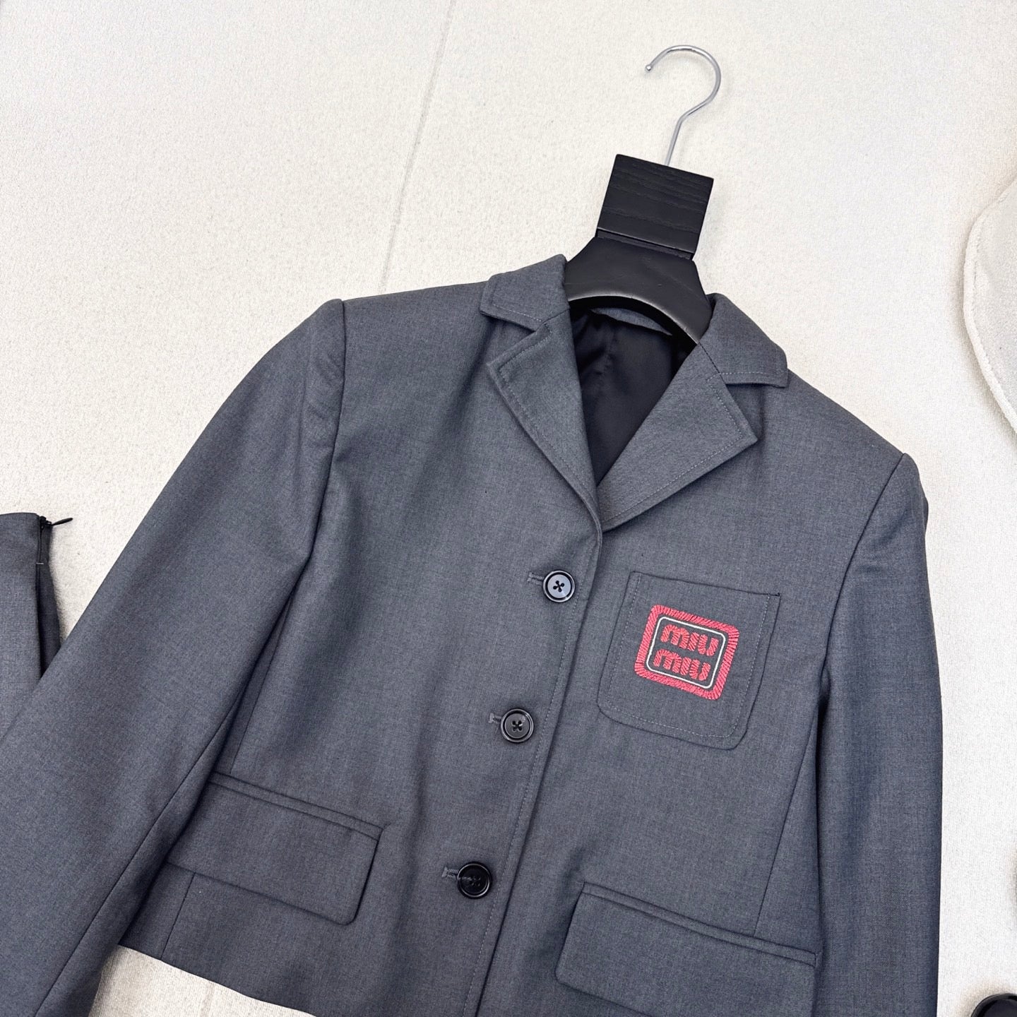 MIUMIU 26S SET BLAZER AND PLEATED SKIRT 866