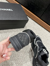 CLASSIC TRAINER IN BLACK FABRIC