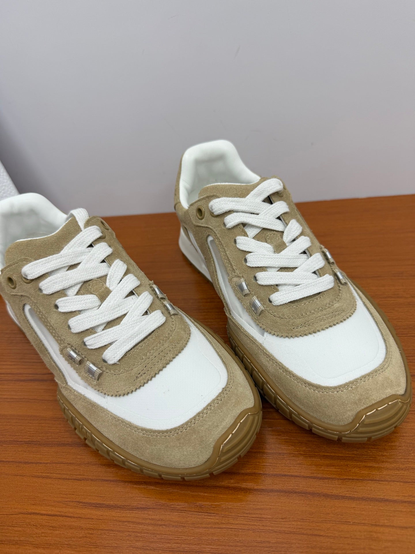 DIOR 26S SNEAKERS IN WHITE AND LIGHT BROWN SUEDE AND FABRIC