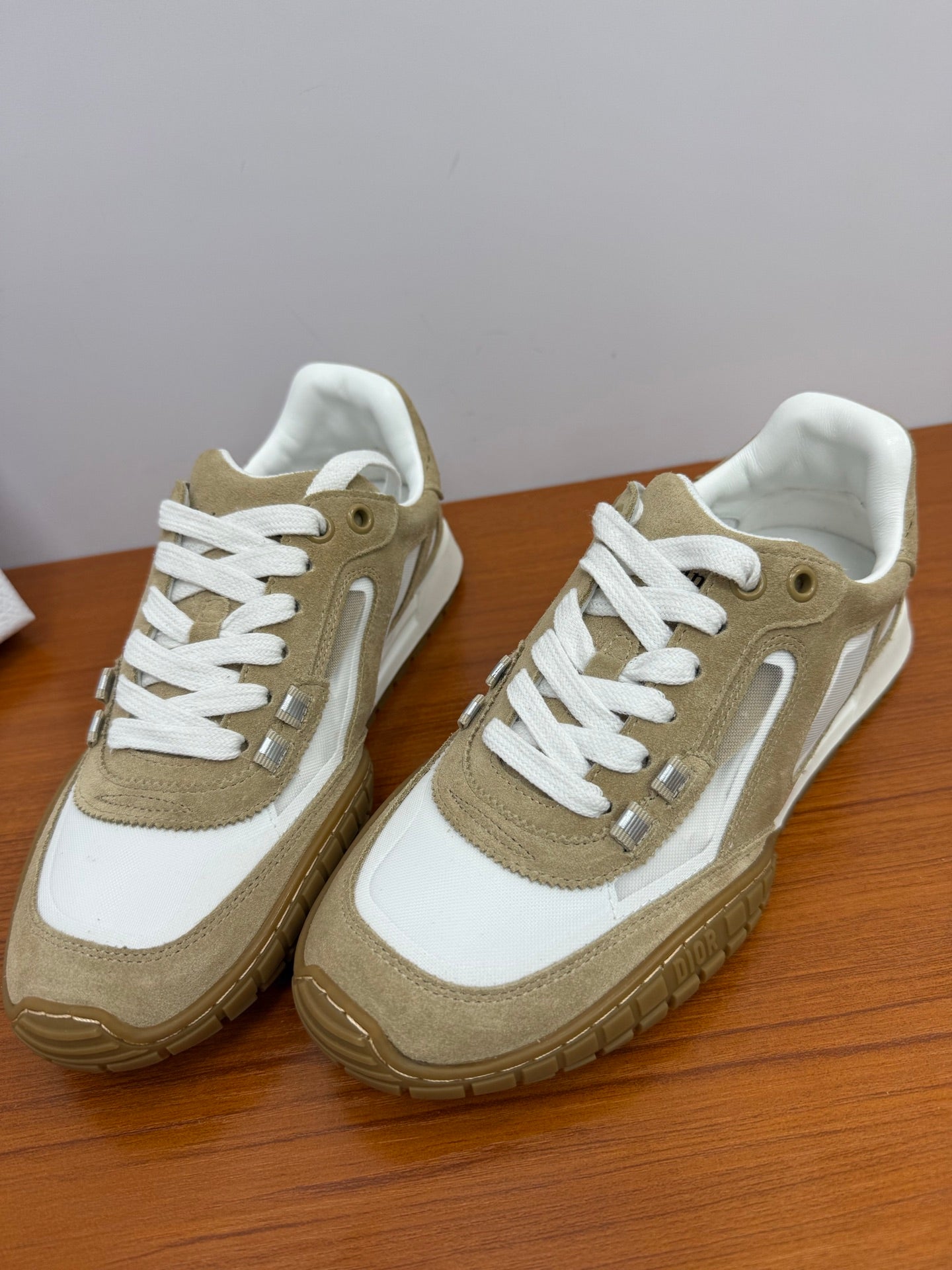 DIOR 26S SNEAKERS IN WHITE AND LIGHT BROWN SUEDE AND FABRIC