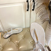 GG SIGNORINA THONG SANDALS IN SILVER SHEEPSKIN