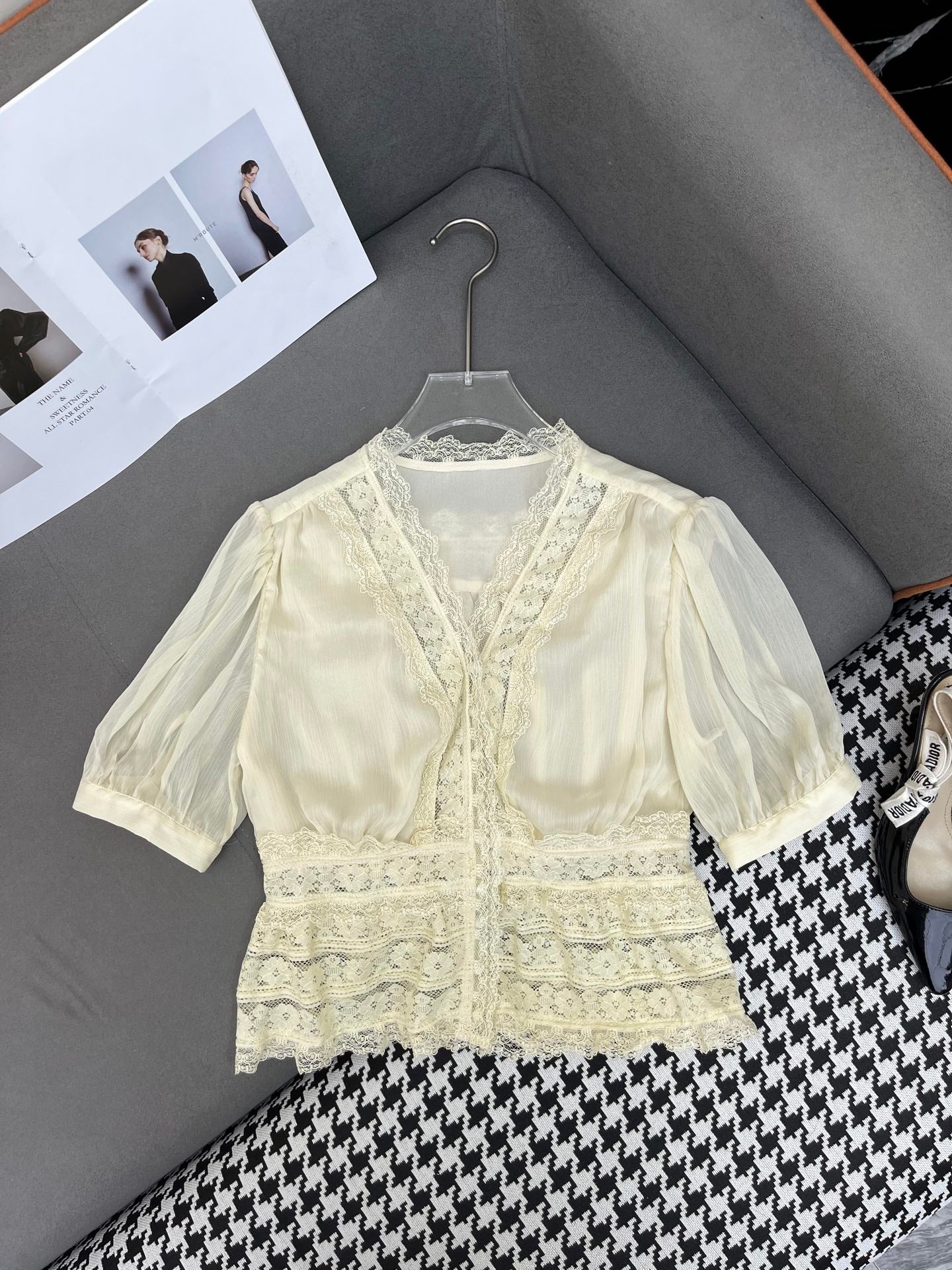DIOR NEW DESIGN V-NECK LACE BLOUSE WITH PUFF SLEEVES