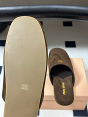 MIUMIU 26S MULE LOAFERS IN DARK BROWN SUEDE LOGO