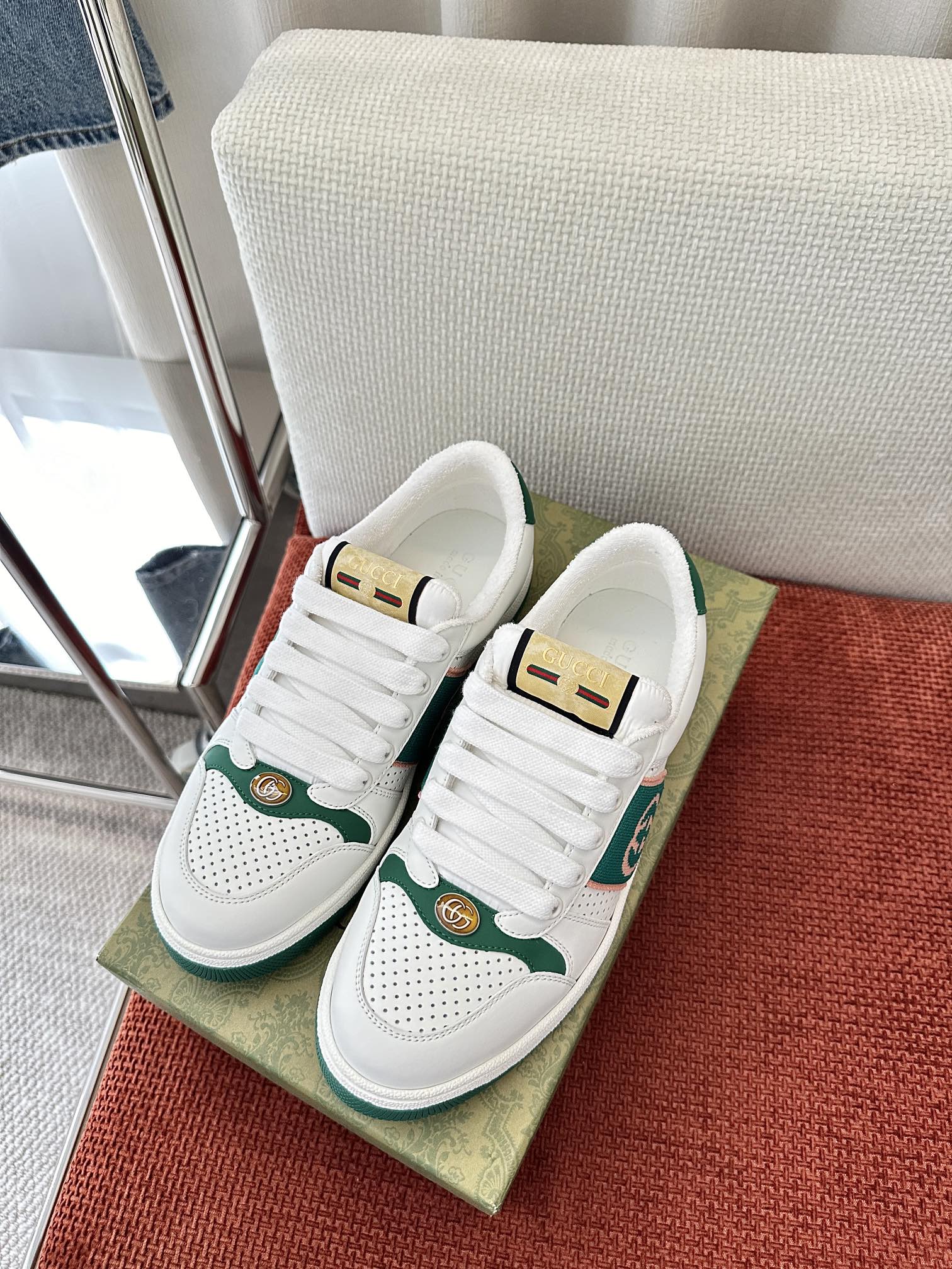 GG SCREENER SNEAKER WHITE AND DARK GREEN CALFSKIN