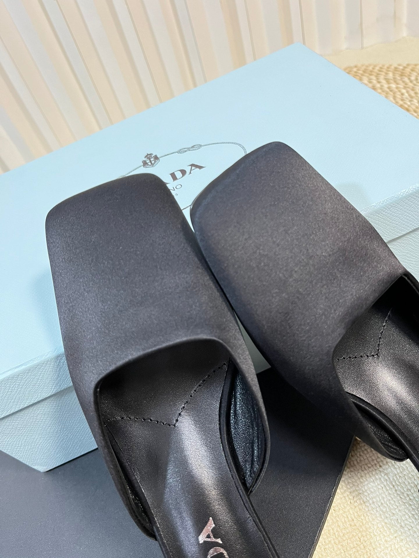 PRA SQUARE TOE MULES BLACK SATIN
