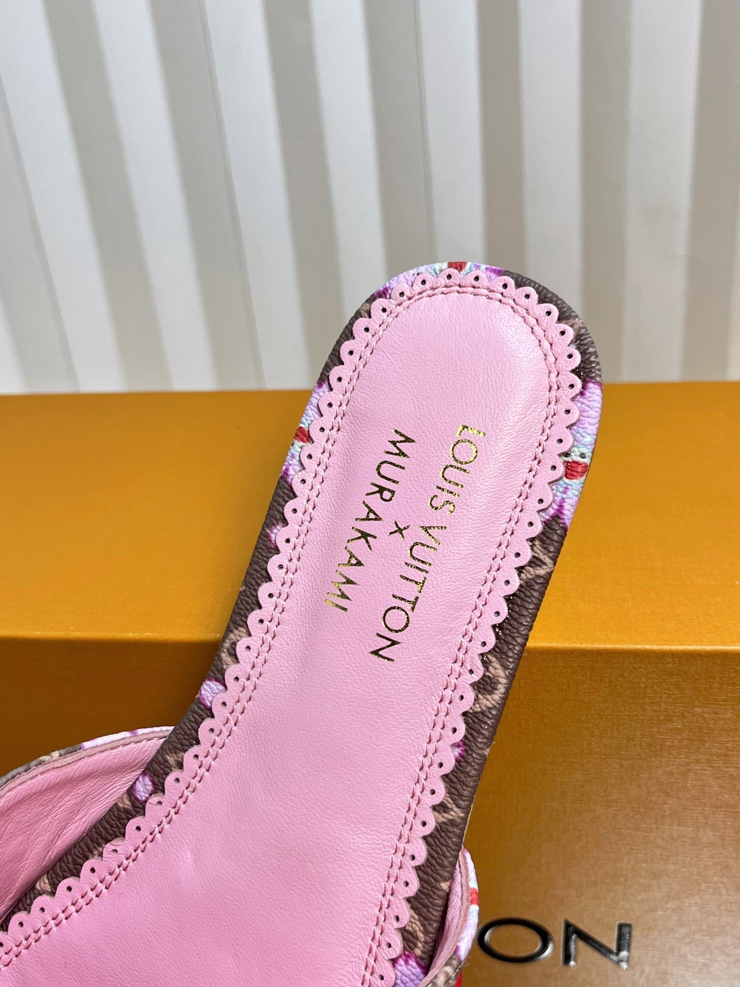 LV 26S FLAT MULES IN DARK BROWN CALFSKIN CHERRY BLOSSOM MONOGRAM WITH BOW