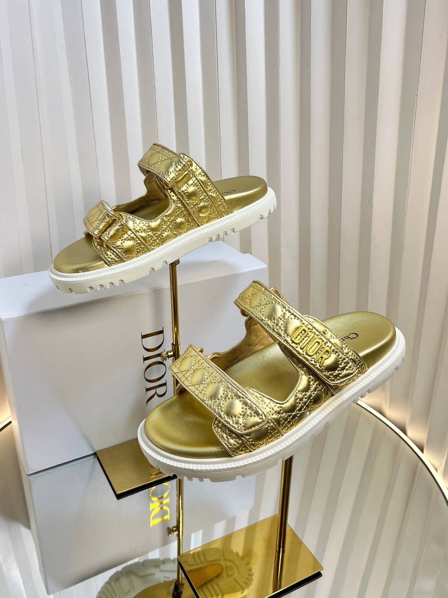 DIORACT SLIDES 25MM IN GOLD PATENT CALFSKIN