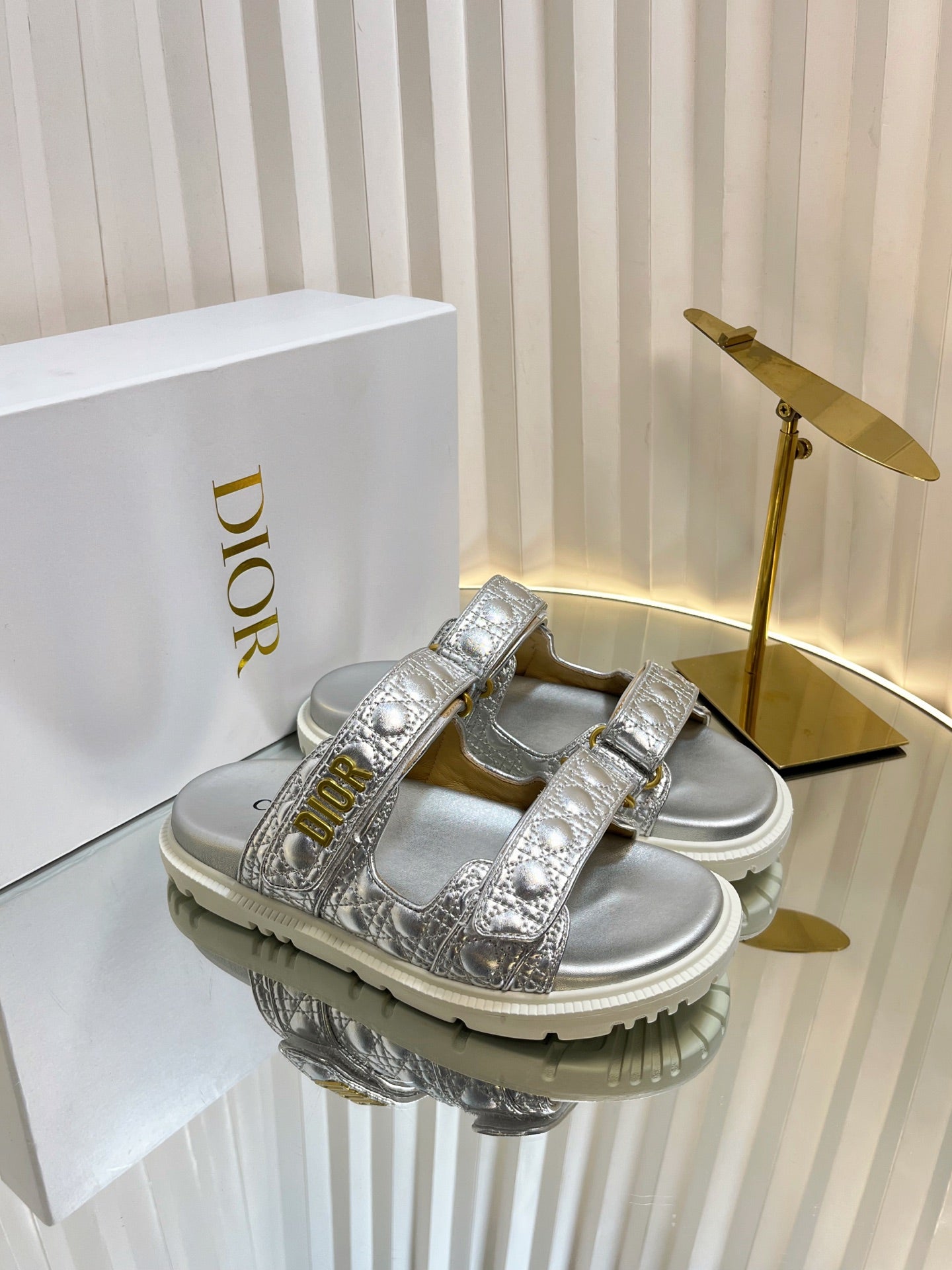 DIORACT SLIDES 25MM IN SILVER PATENT CALFSKIN
