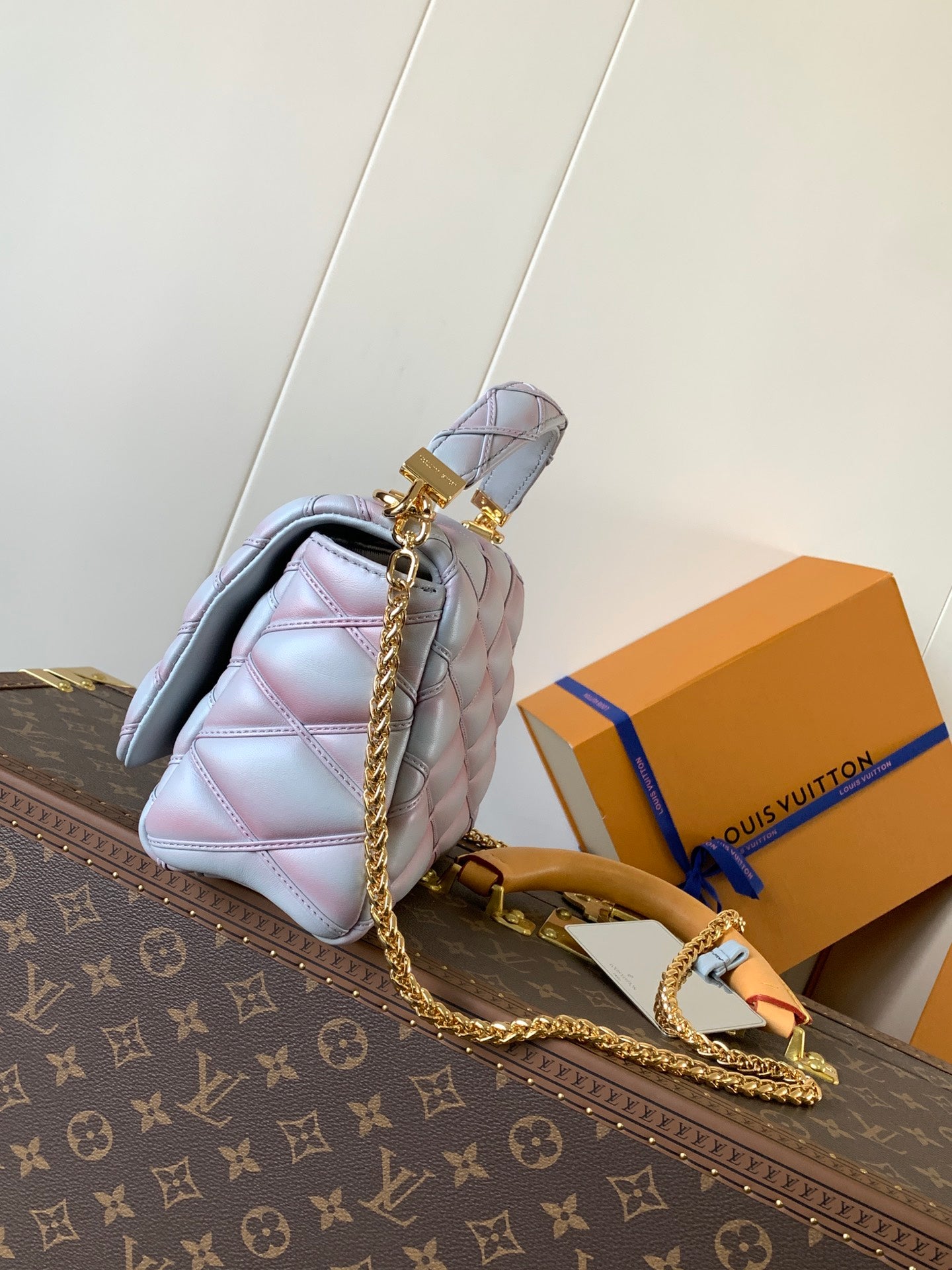 LV 25S GO-14 MM 23 IN LAVENDER GRAY QUILTED LAMBSKIN GOLD HARDWRE