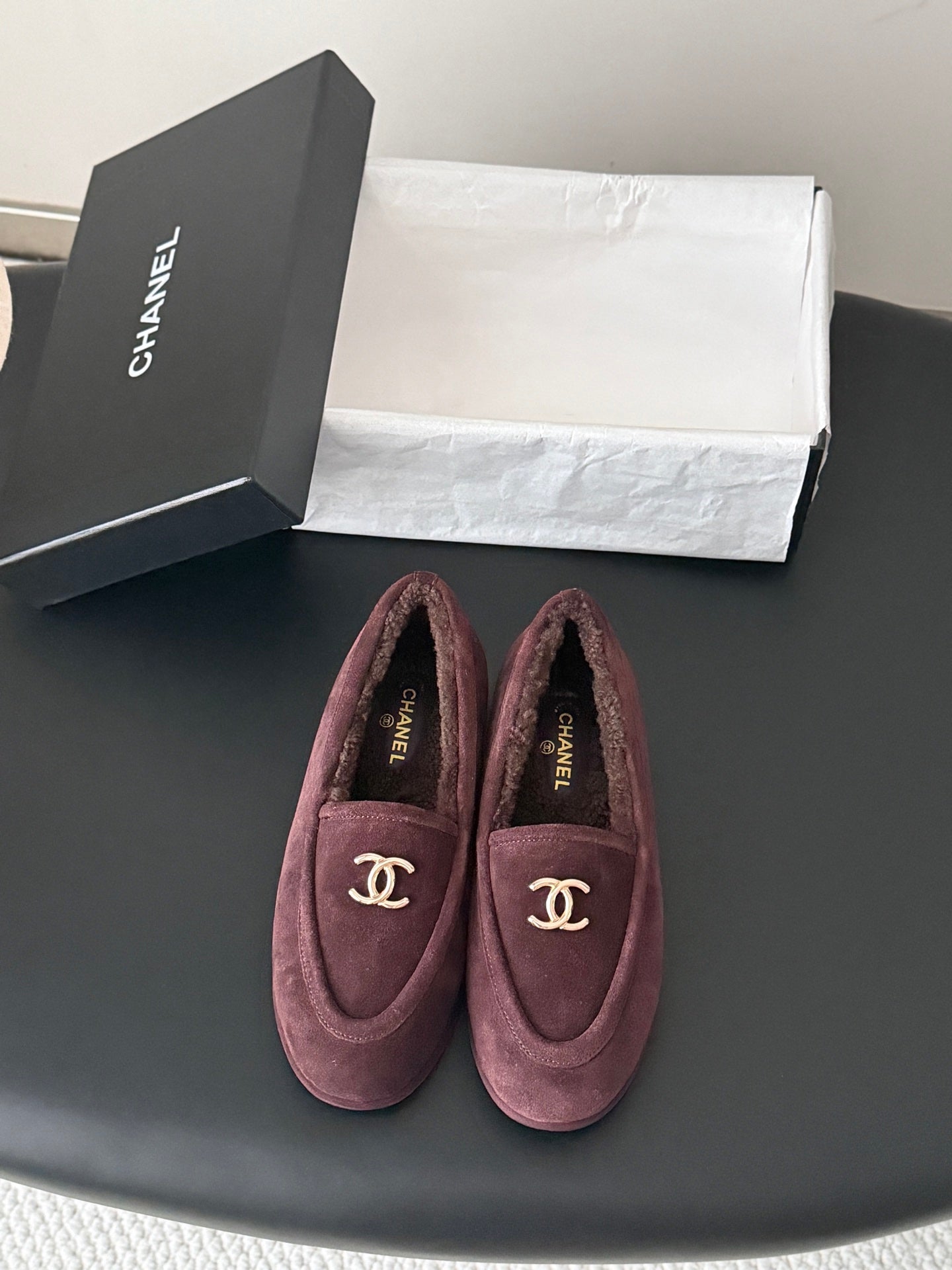 CHANEL 26S LOAFERS IN BURGUNDY SUEDE AND SHEARLING LINING