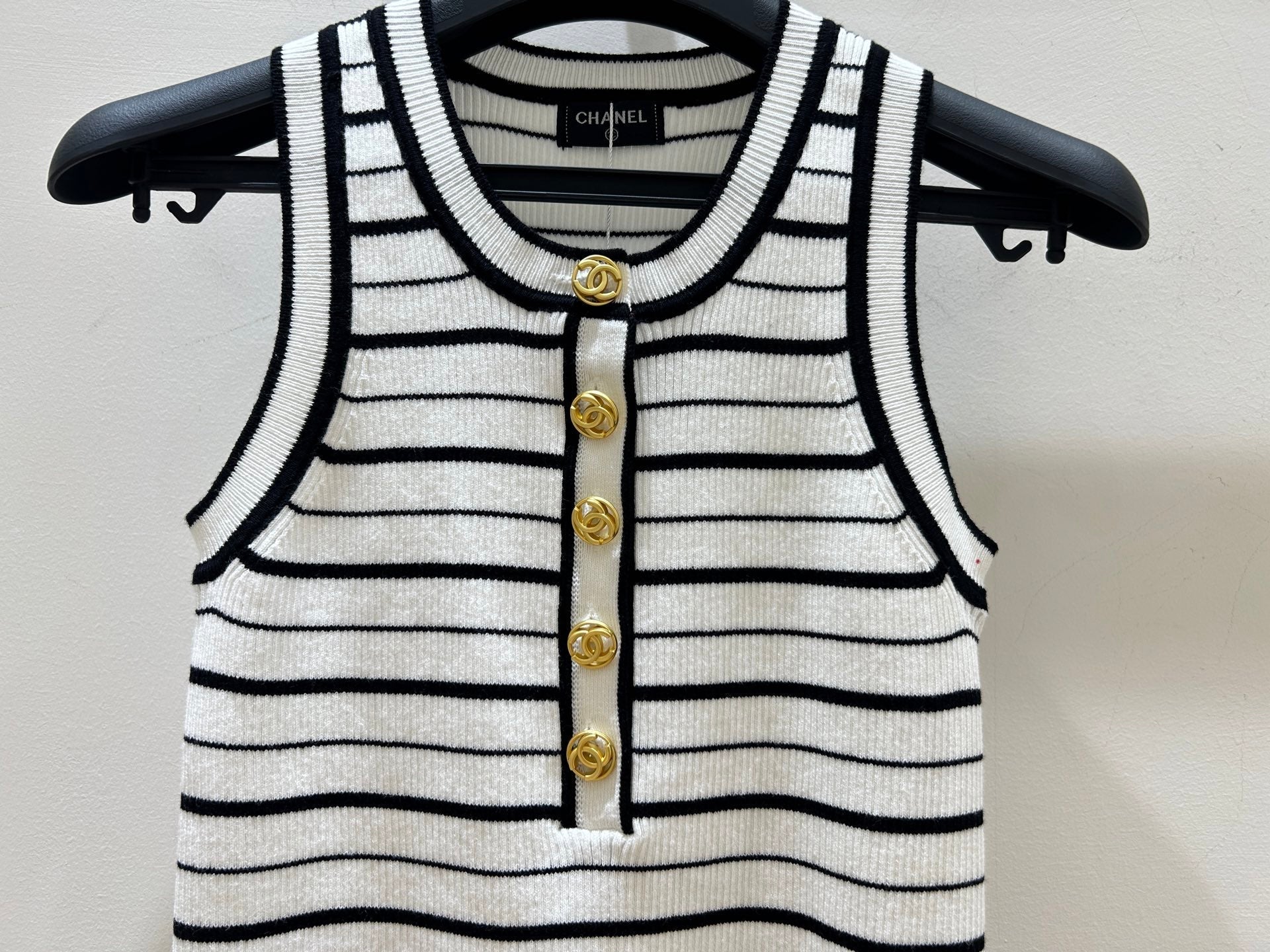 CHANEL 26S SLEEVELESS KNIT TOP 1614