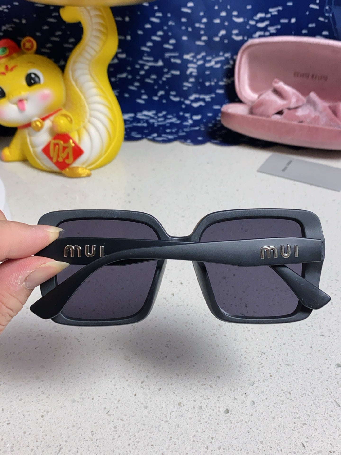 RUNWAY SQUARE SUNGLASSES 563199 IN ACETATE