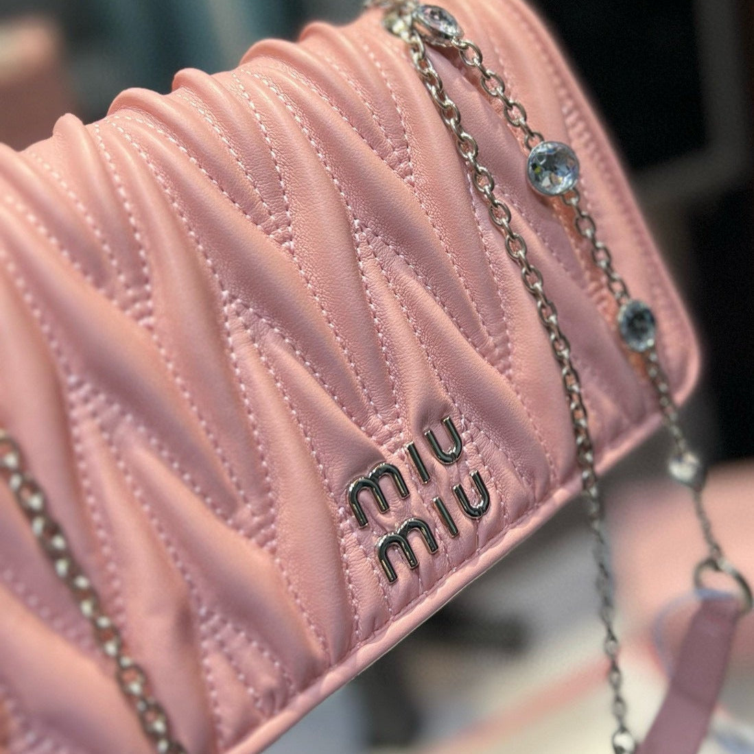 MATELASSÉ CRYSTAL CHAIN BAG 21 IN BABY PINK LAMBSKIN
