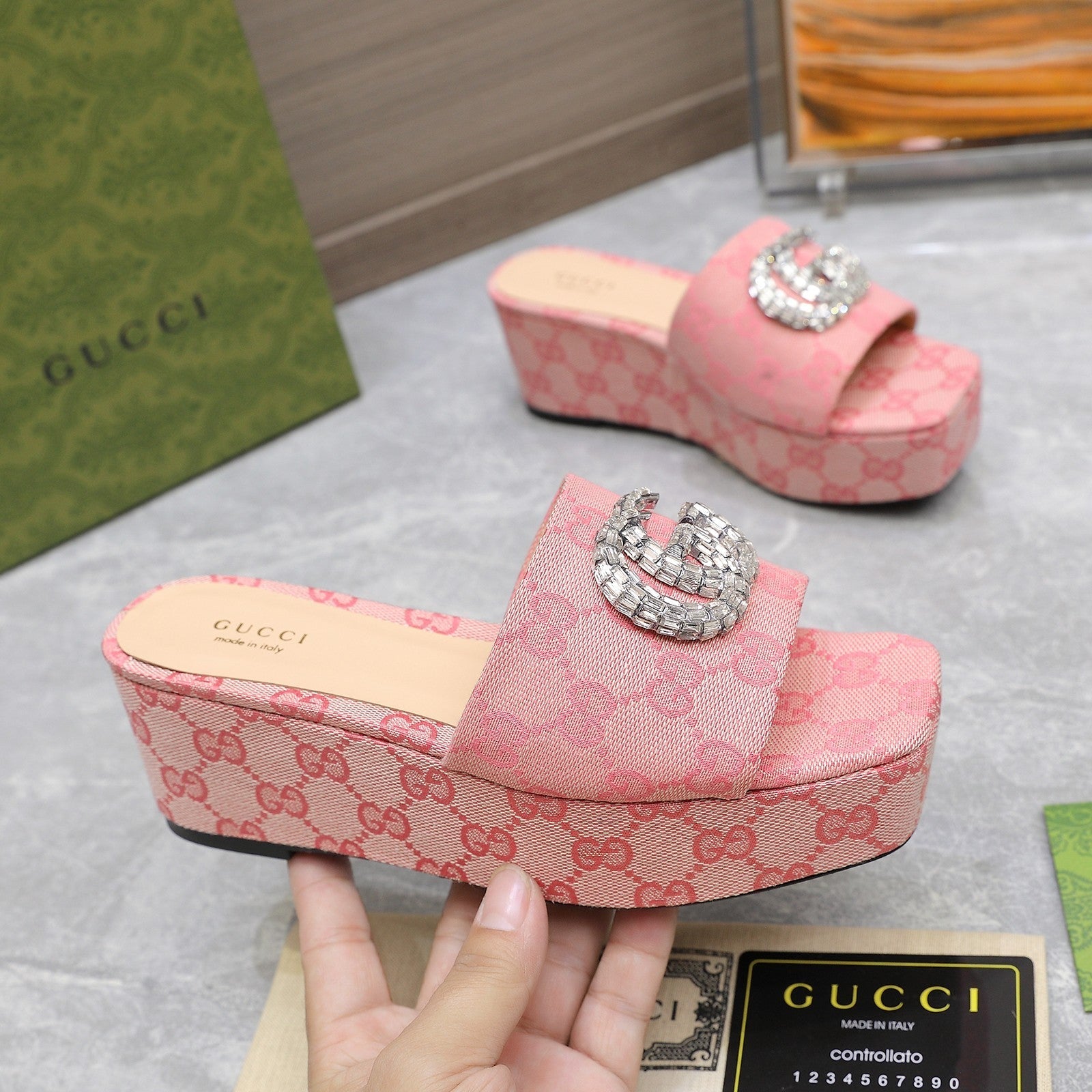 HIGH WEDGE PLATFORM WITH DOUBLE G IN LIGHT PINK CANVAS