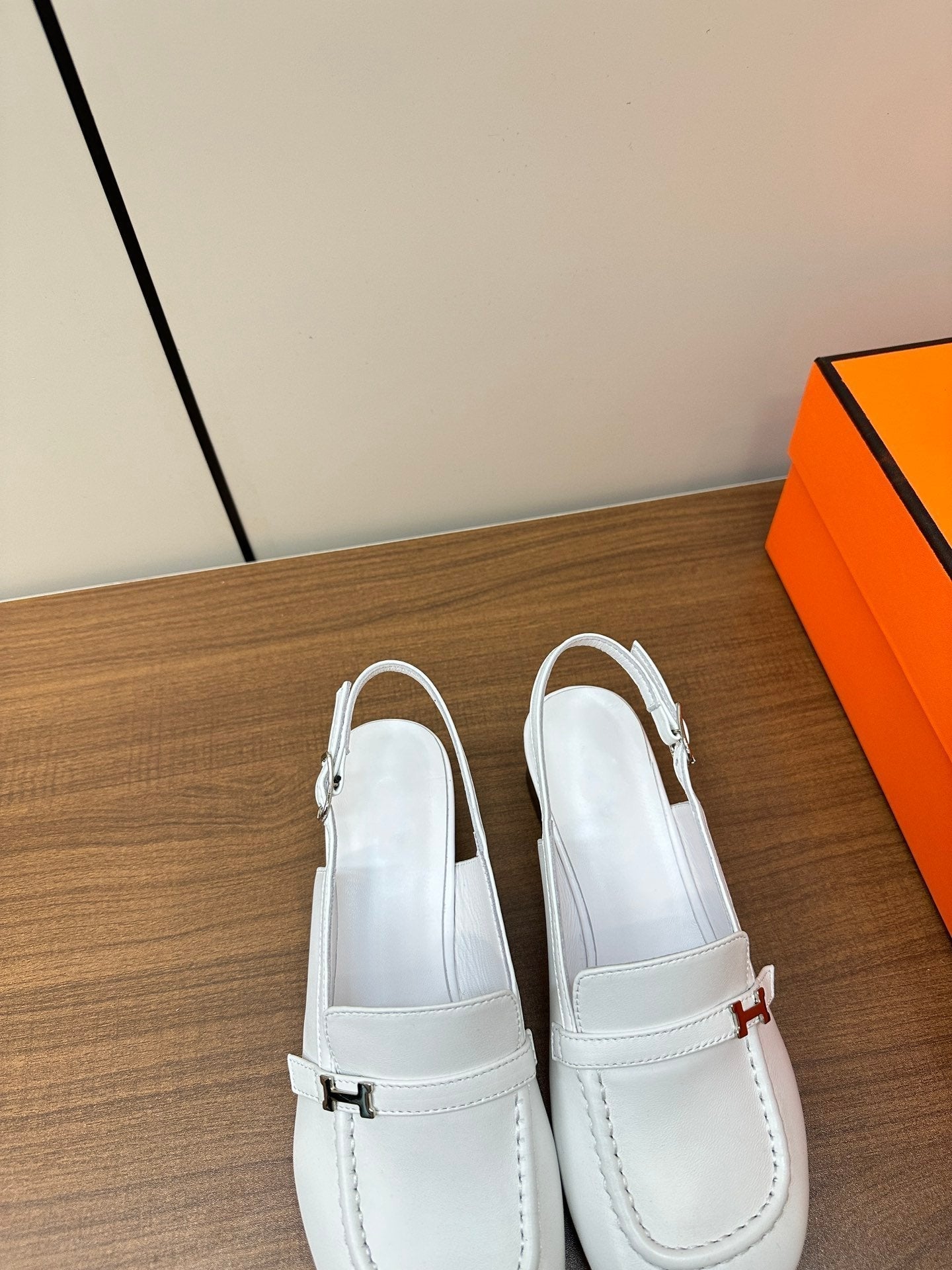 Infinie 50 pump white